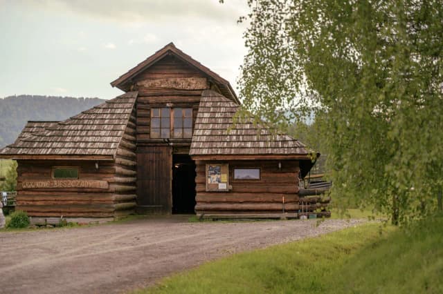 Stadnina Trohaniec - Idealne miejsce na jazdę konną w Bieszczadach Stadnina Trohaniec - Idealne miejsce na jazdę konną w Bieszczadach
